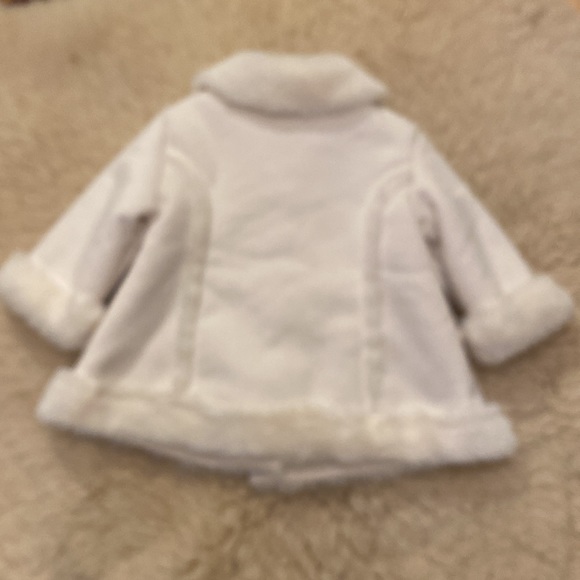 🎄 Holiday Coat, First Impressions 0-3mo runs large - Picture 2 of 5